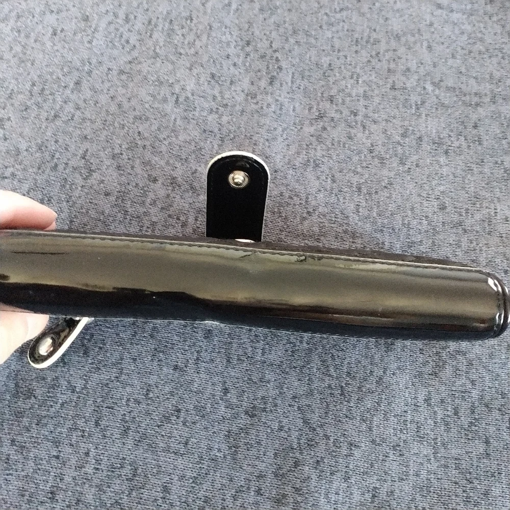 Vera Bradley Quilt & Patent Leather Black Wallet - Picture 10 of 10